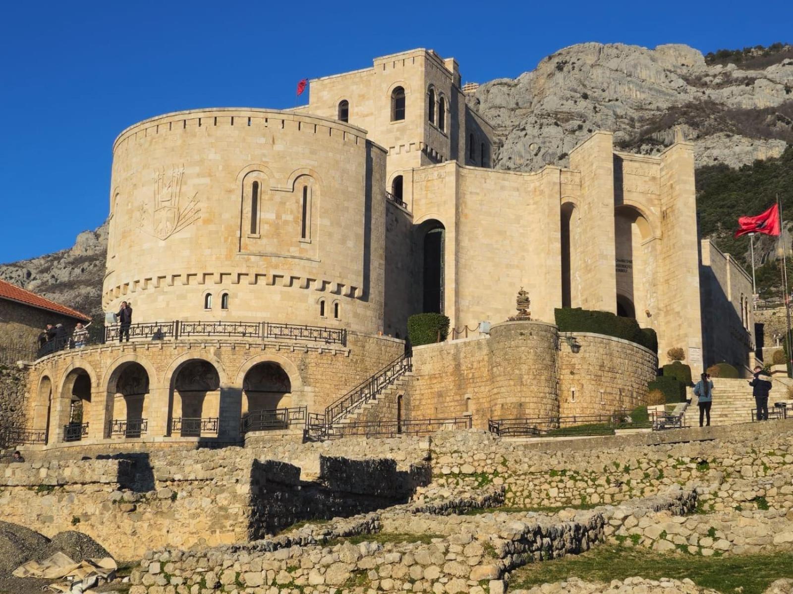 Villa Mefaja Krujë Dış mekan fotoğraf